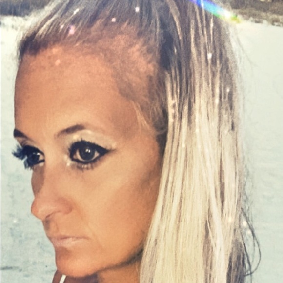 Meet your Posher, Kelly - Picture 2 of 3